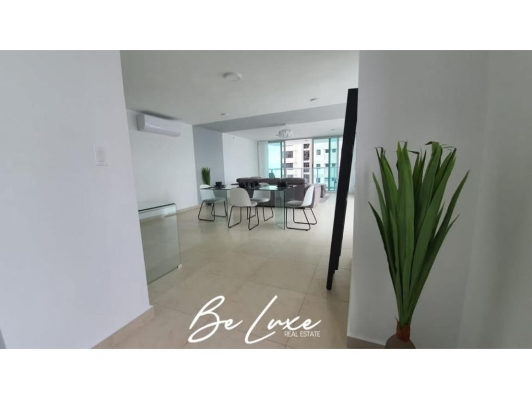 Dining space with floor-to-ceiling windows, panoramic views, and porcelain tiles in PH Lumiere Panama