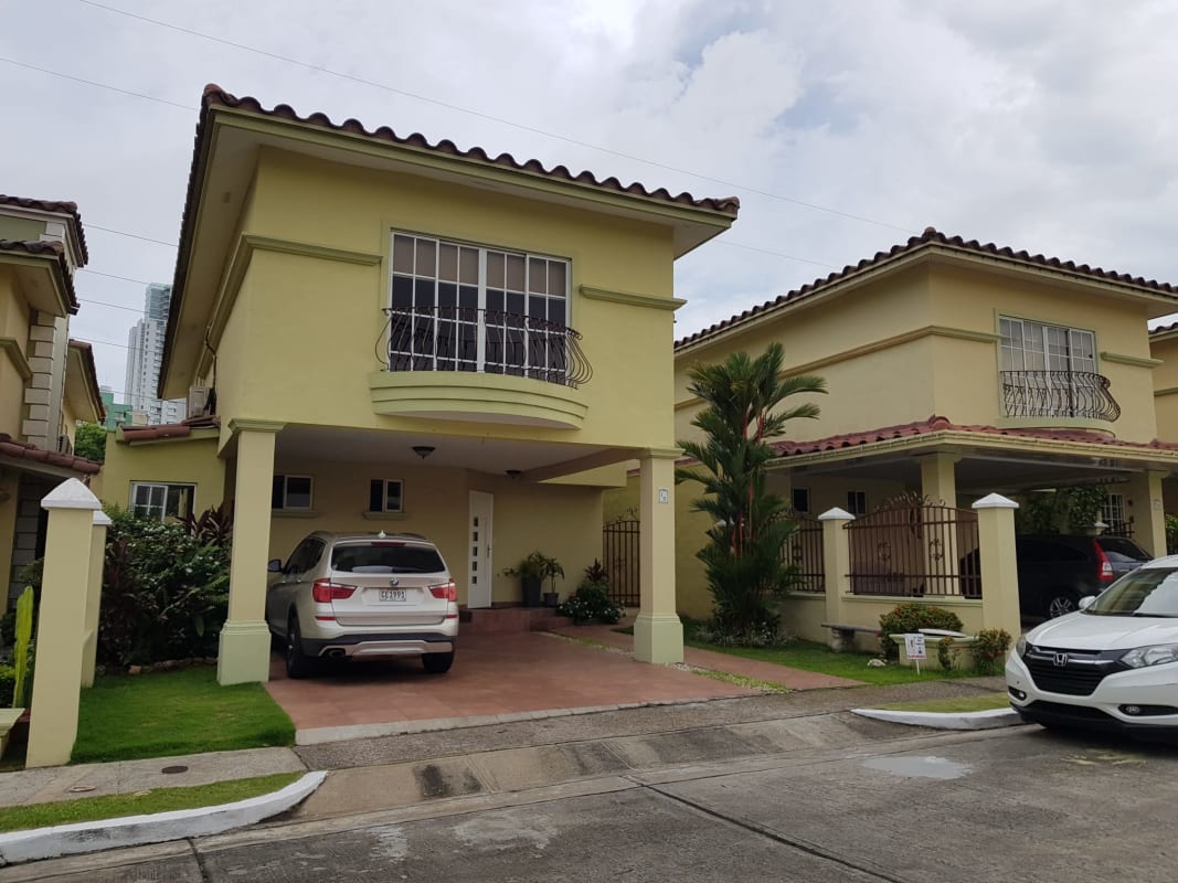 2-Story House in Crystal Springs Condado del Rey