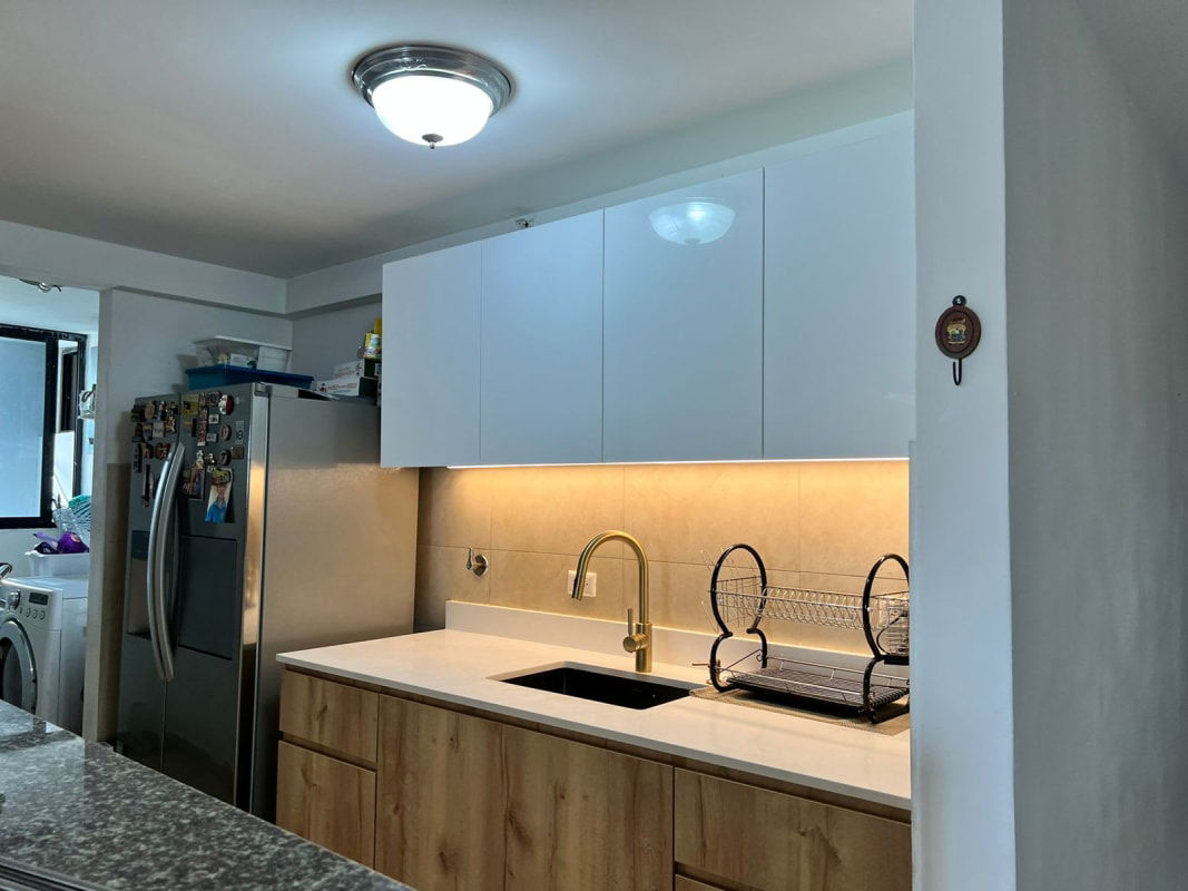 Granite countertop kitchen with stainless appliances provision at Condado del Rey Panama