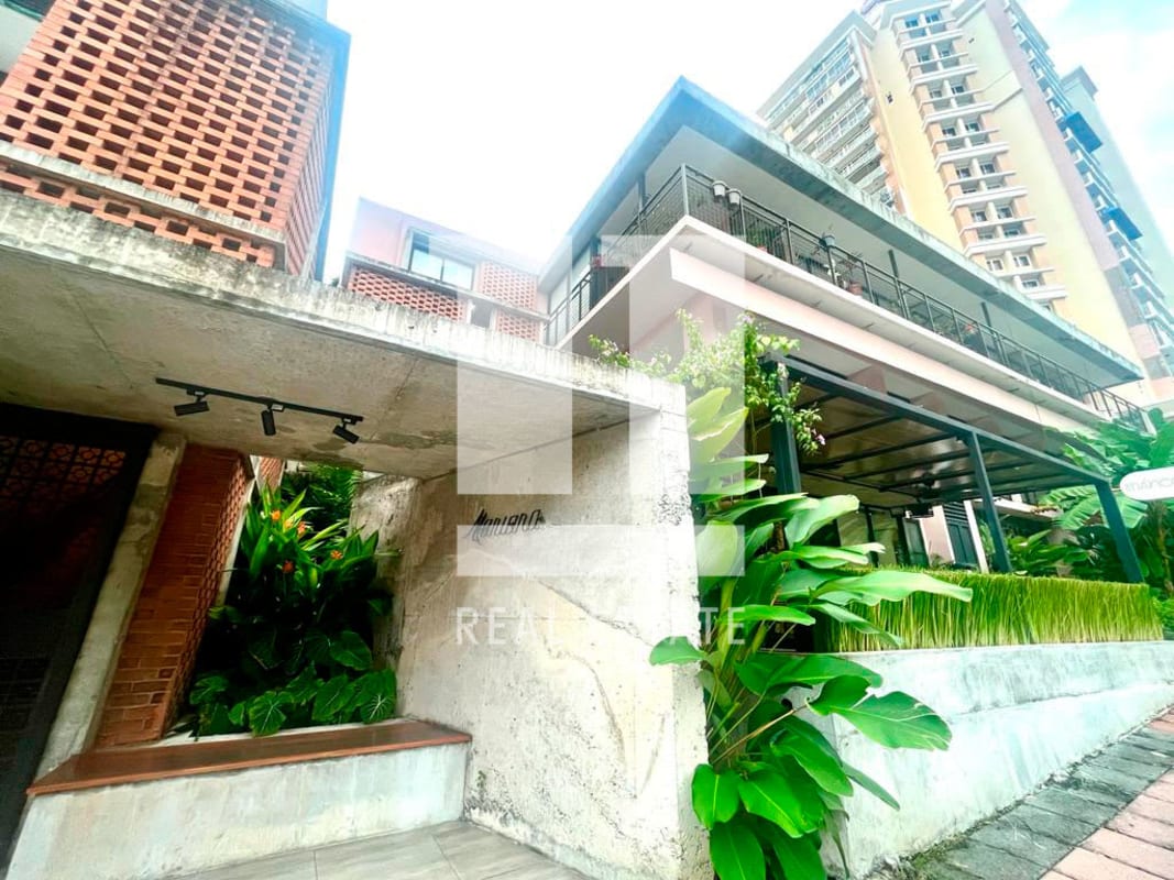 Income-Producing El Cangrejo Multi-Family Building for Sale