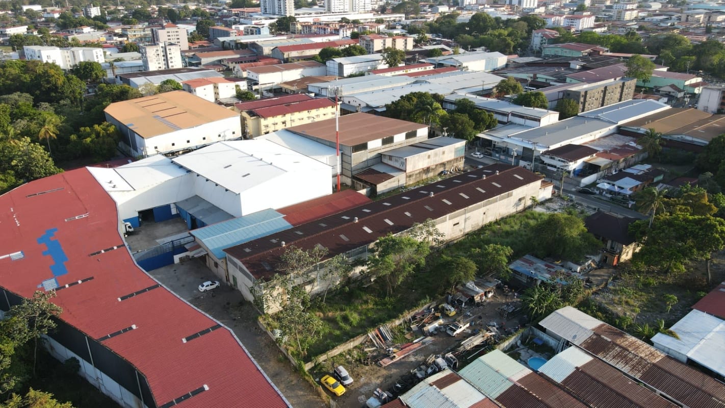 Large commercial-warehouse development land in urban Panama City Río Abajo area