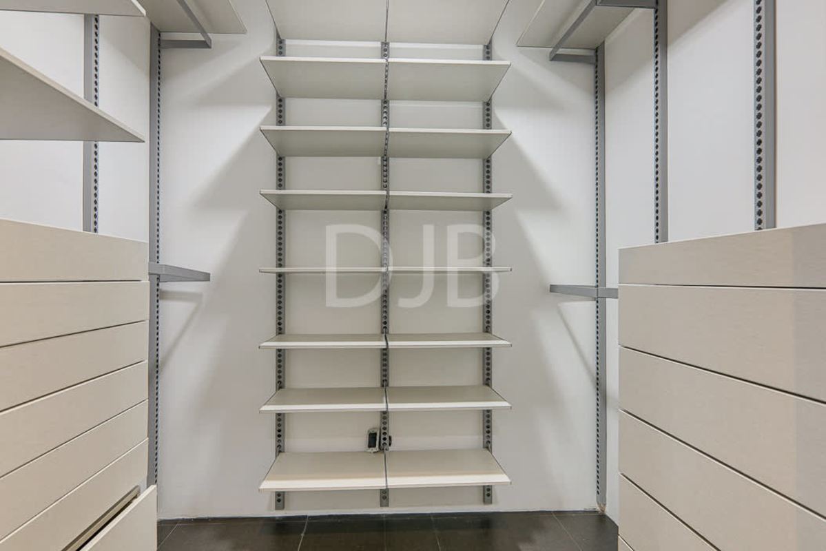 Spacious master bedroom with walk-in closets and large bathroom Club de Golf Panama