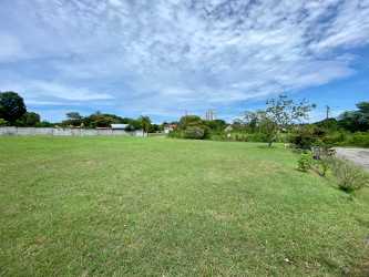 Corner Lot in Coronado Beach, 2098m² Ready to Build