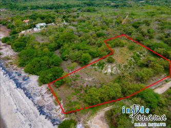 Sandy beach oceanfront lot Playa El Sol Panama for development