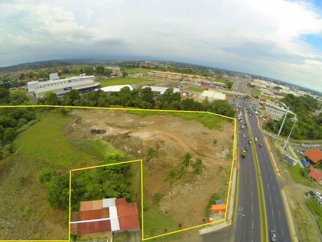 Commercial vacant lot of 6,755 m² outlined for sale or lease on Vía Tocumen Panama near Brisas del Golf Metro Station