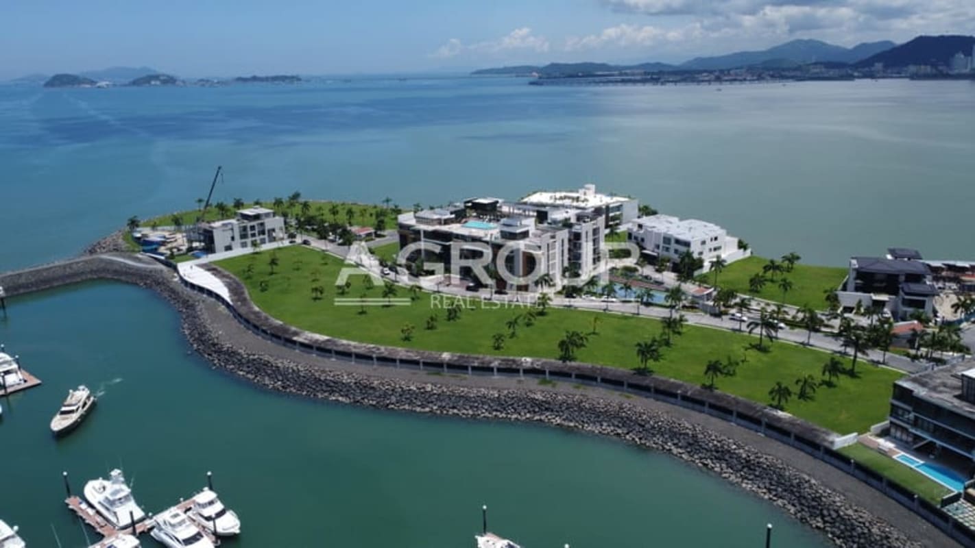 Modern artificial island Ocean Reef with private yacht marina and luxury condos in Panama City
