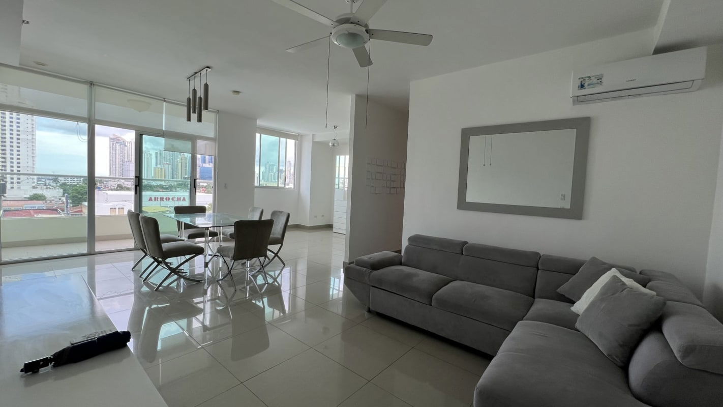 Modern kitchen granite countertops gas stove microwave PH ParkView Panama City