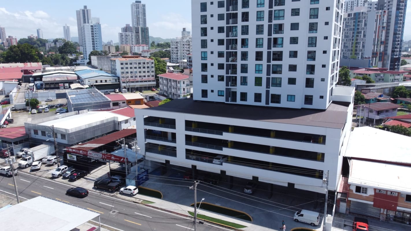 High-rise apartment buildings and commercial plaza Época Plaza in Parque Lefevre Panama