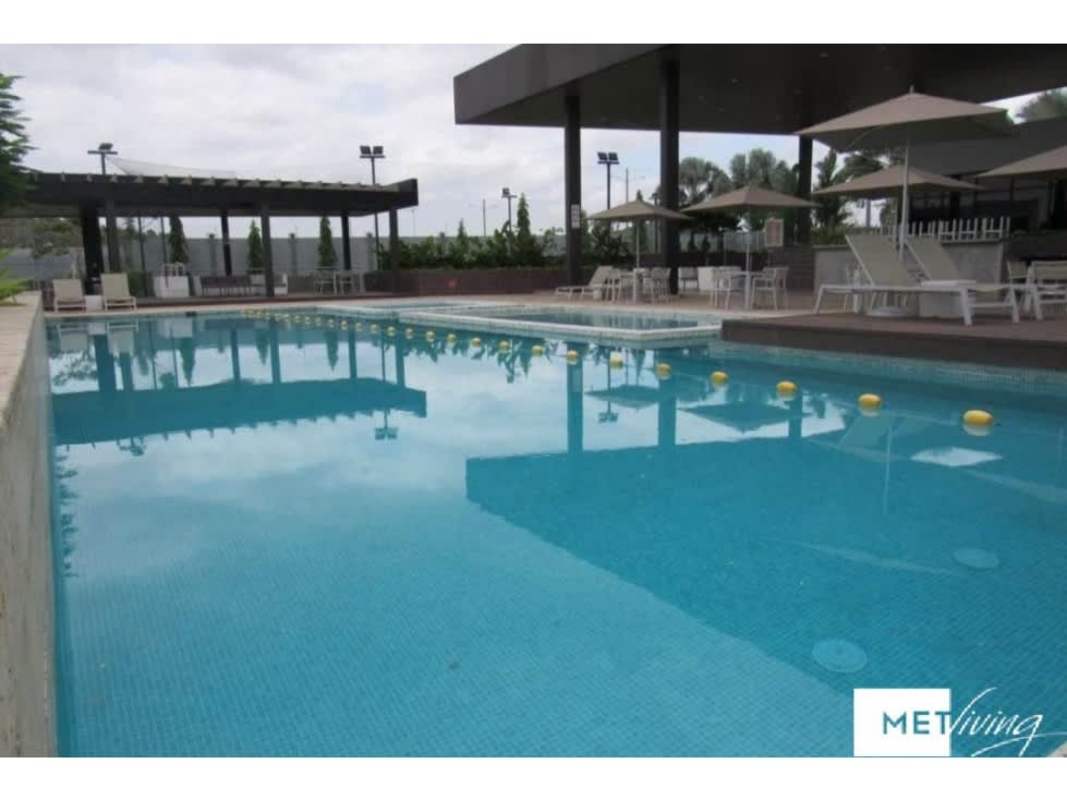 Outdoor swimming pool area with pergola and sun loungers PH Victoria Panama