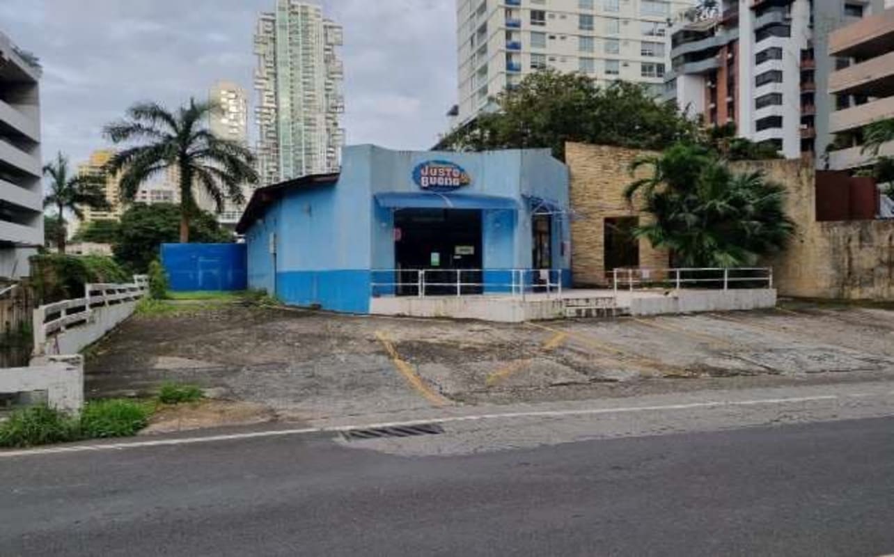 Freestanding commercial property on investment lot surrounded by high-rise towers San Francisco Panama