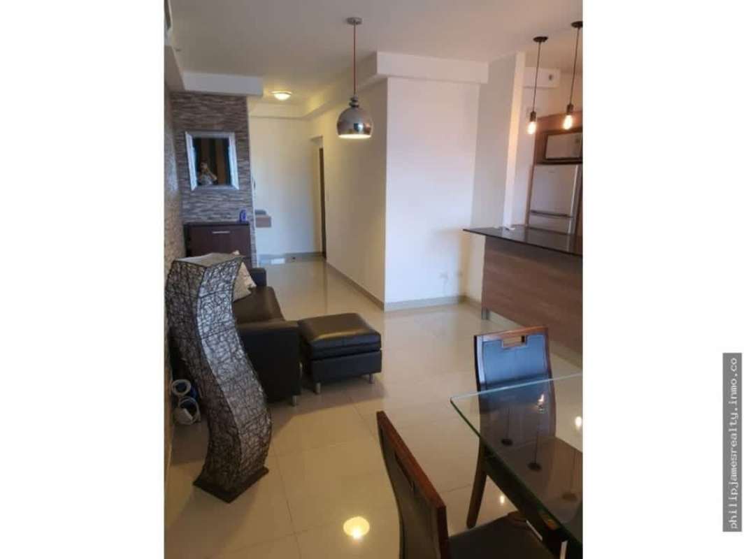 Master bedroom furnished with AC and built-in closet PH Diamond Tower San Francisco Panama