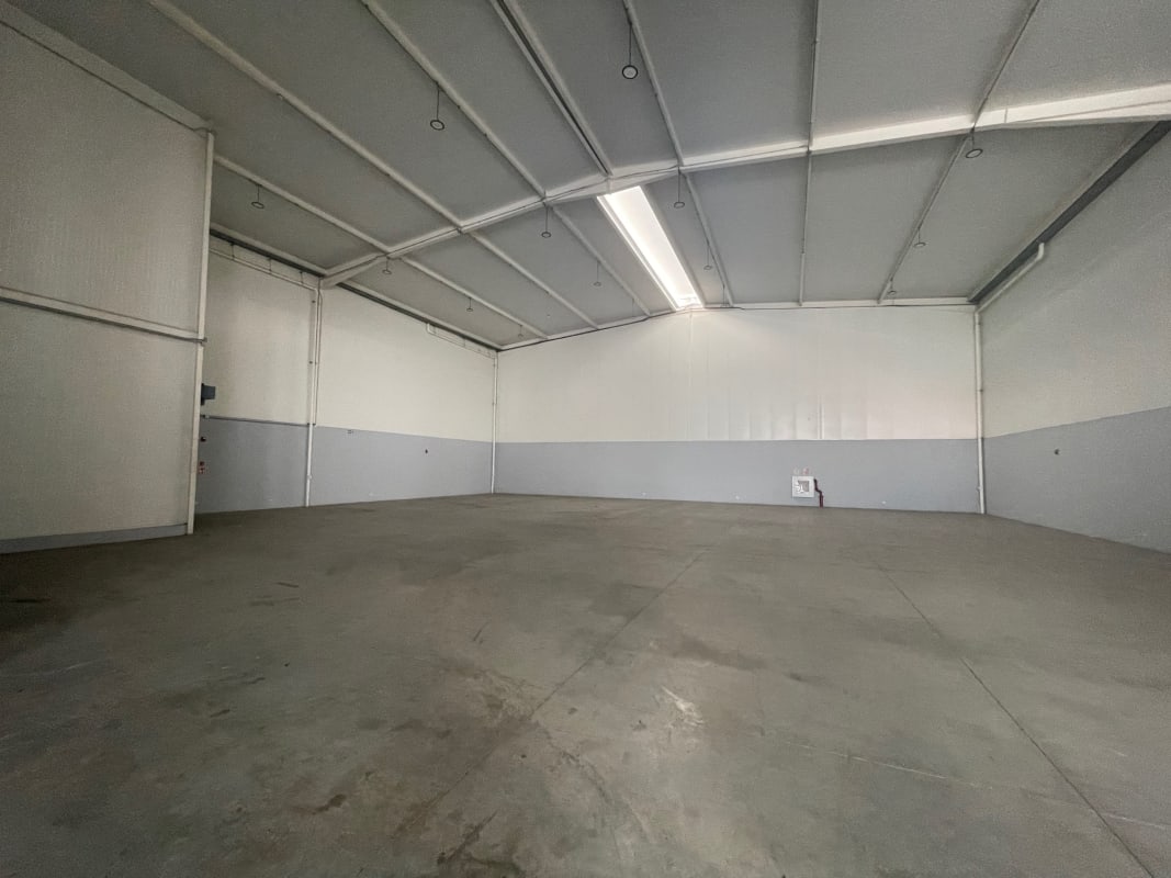 Empty industrial warehouse with concrete floor and high ceiling in Panapark Free Zone Panama