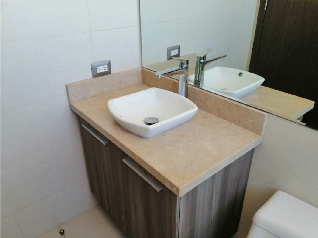 Large master bedroom with walk-in closet and ensuite bath PH Bali Costa del Este Panama