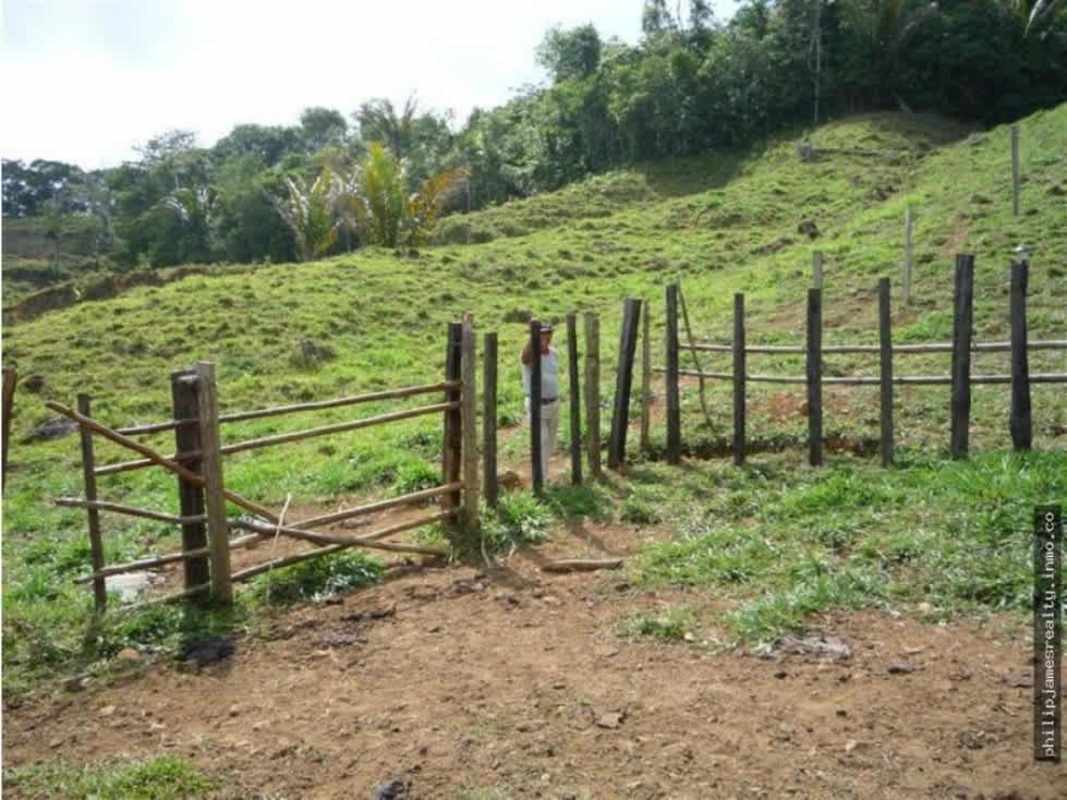 Access and subdivision map of large mountain ranch for sale Cerro Azul Panama