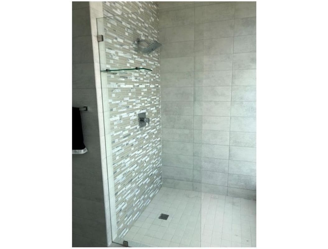 Walk-in glass shower modern luxury bathroom PH The Towers Panama