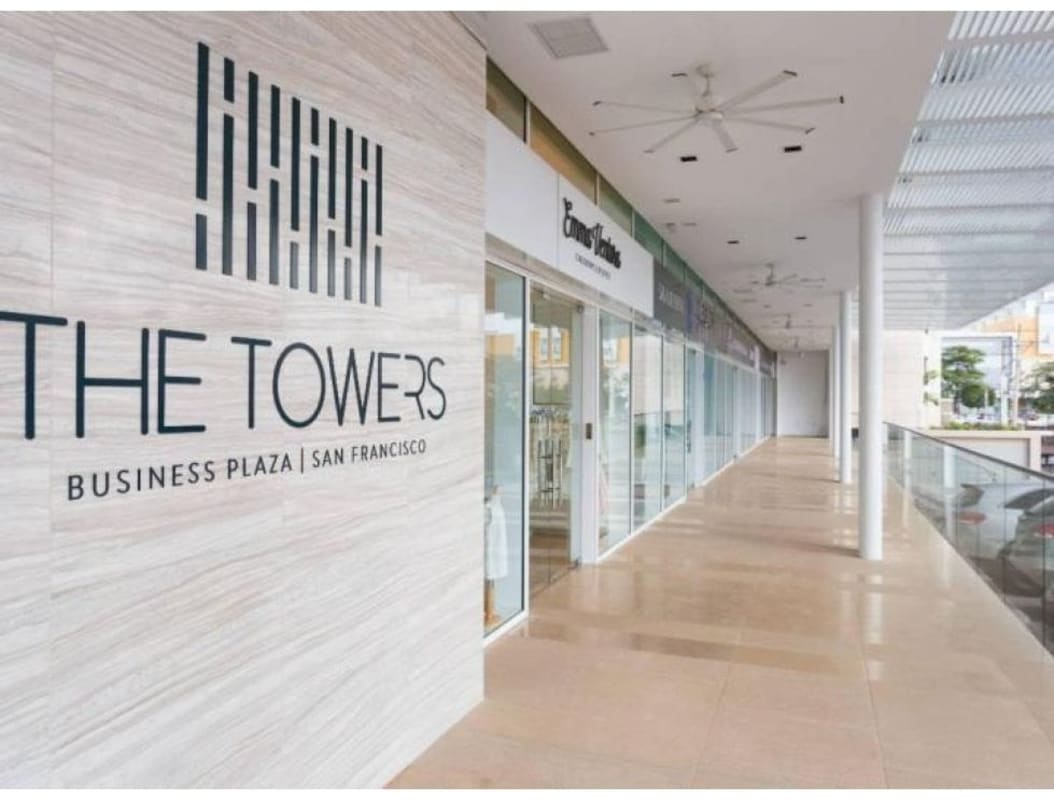 Modern business retail plaza at PH The Towers on Calle 50 Panama City