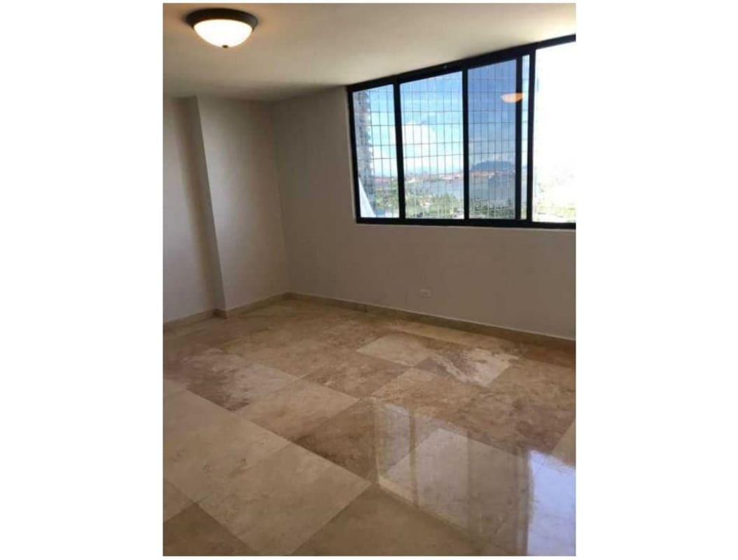 Spacious kitchen with granite countertops in PH Rocamar Bella Vista Panama City