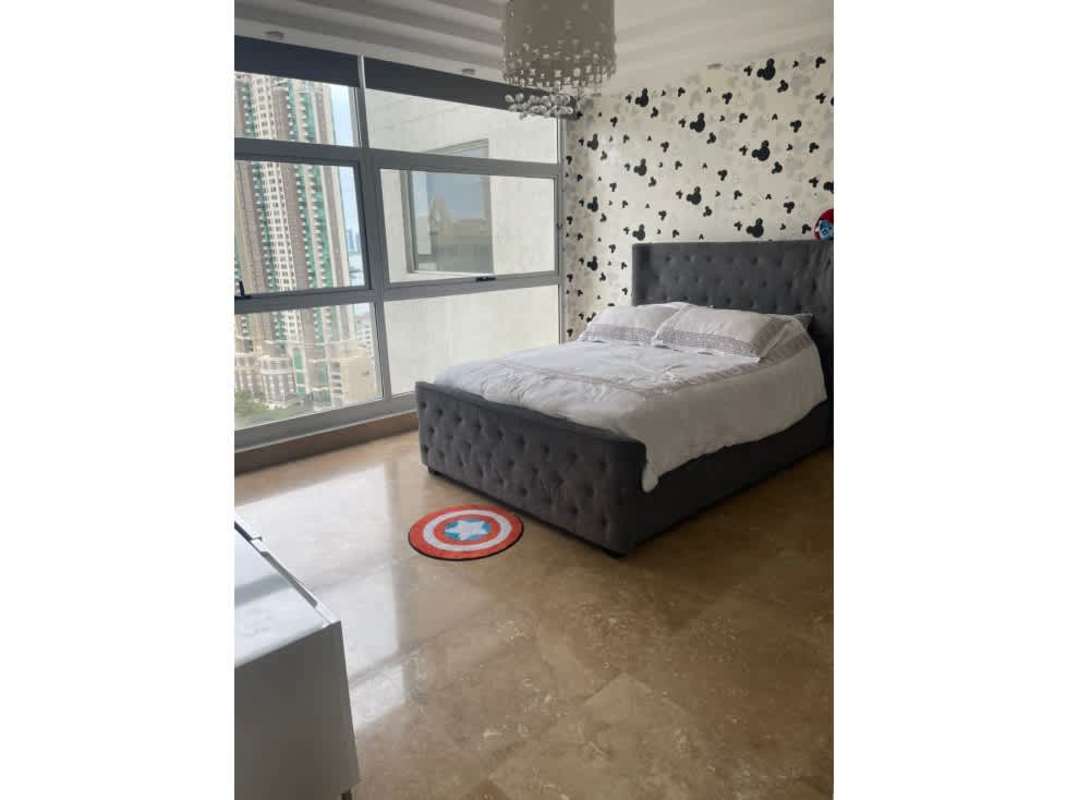 Modern bedroom overlooking Panama City skyline in PH Q Tower Punta Pacifica