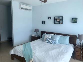 Bright guest bedroom with access to balcony, AC split, modern style PH Terrazas de Farallón