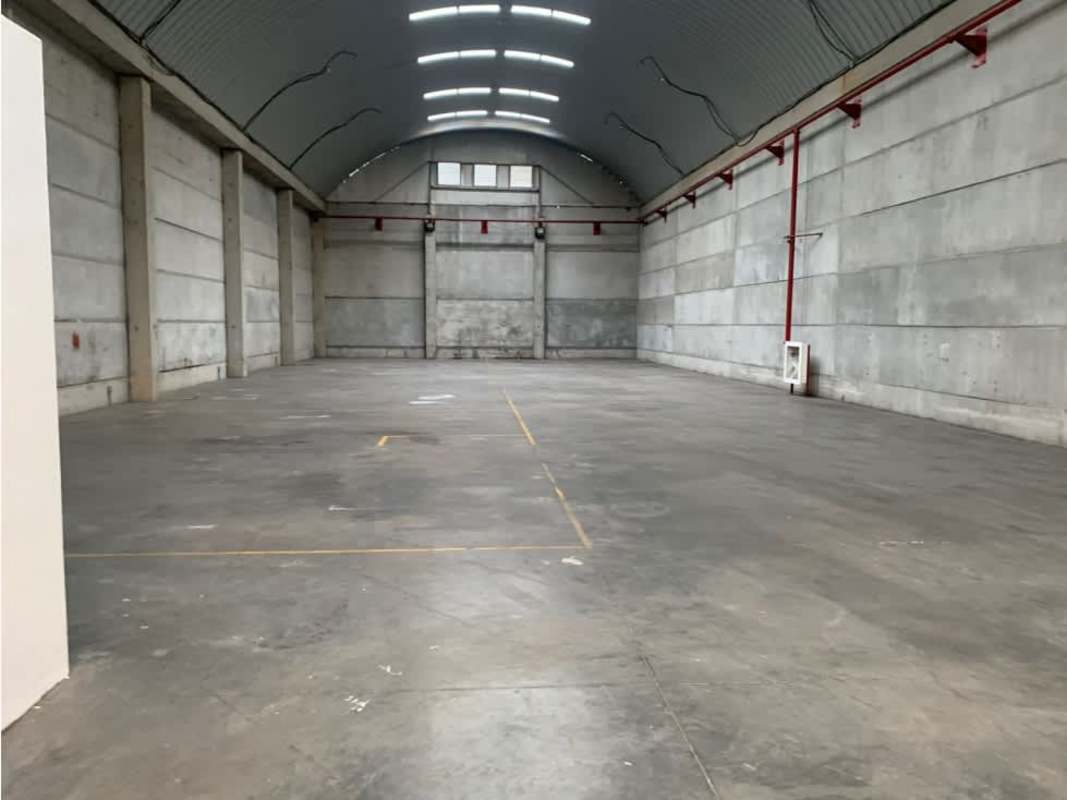 Industrial warehouse with high arched ceiling, sprinkler system, concrete floor Villa Zaita Panama