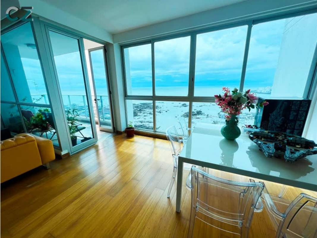 Granite countertop kitchen with modern cabinetry in PH Oceanaire Punta Pacífica Panama