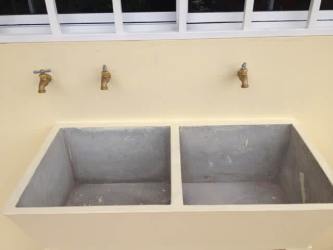 Full bathroom with shower, pedestal sink, tiled in apartment for rent Arraiján