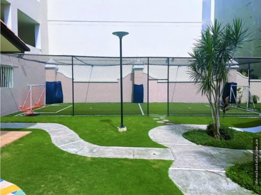 Infinity swimming pool deck overlooking Pacific Ocean at PH Pacific Star Punta Pacifica