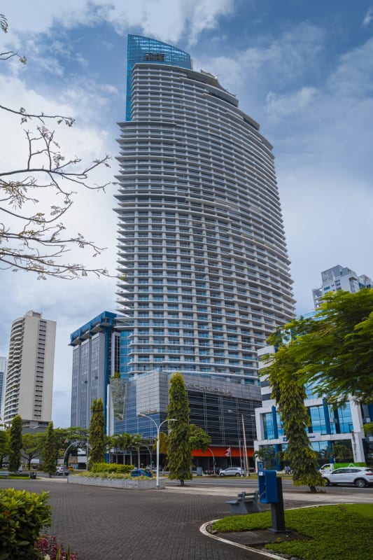 Modern lobby space suitable for office reception in commercial retail unit PH Yacht Club Panama City