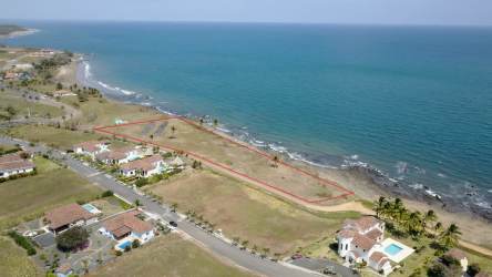 View of coastline with beachfront lot outlined in Playa Venao ideal development property