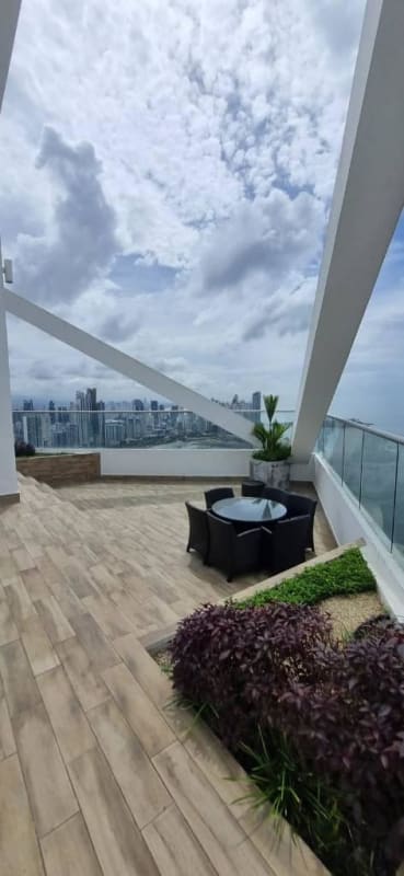 Skyline infinity pool with sun deck at PH Rivage Tower on the waterfront Panama