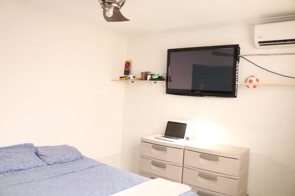 Furnished Studio with Balcony Utilities Included - 12 de Octubre
