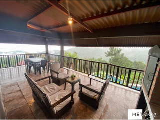 Commercial Estate for Sale in 24 de Diciembre - 9 bedrooms