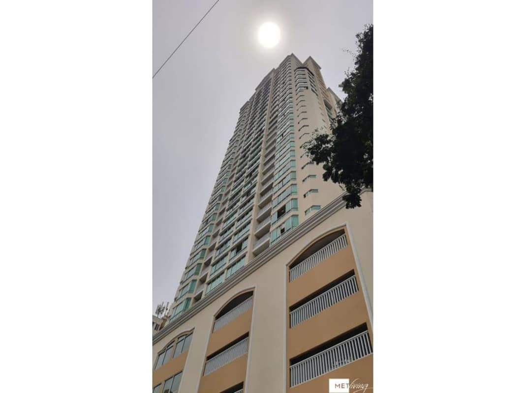 Luxury 4BR Condo with 3 Parking PH Bahía Esmeralda Marbella