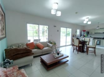 3BR Oceanfront Condo in Bijao Beach Resort