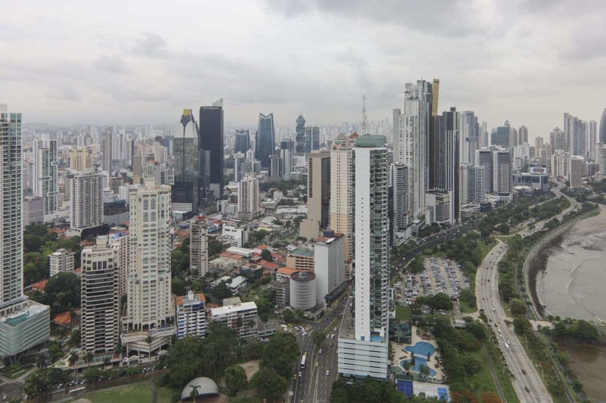 Infinity swimming pool overlooking Panama Bay from luxury tower Avenida Balboa