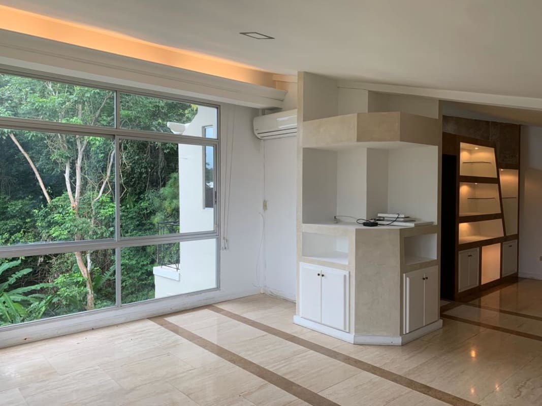 Spacious Italian kitchen with granite countertops and appliances luxury rental home Albrook Panama