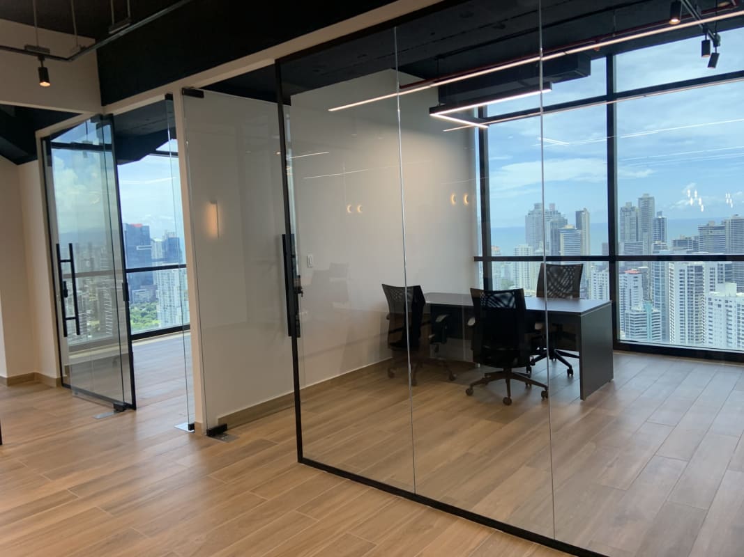 Reception area of office unit in PH BICSA Tower Panama with modern finishes