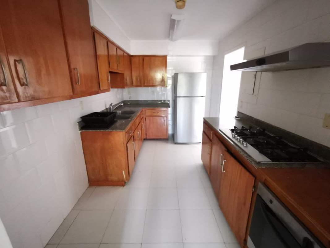 Second bedroom with ceiling fan and closet in Clayton Park Apartment