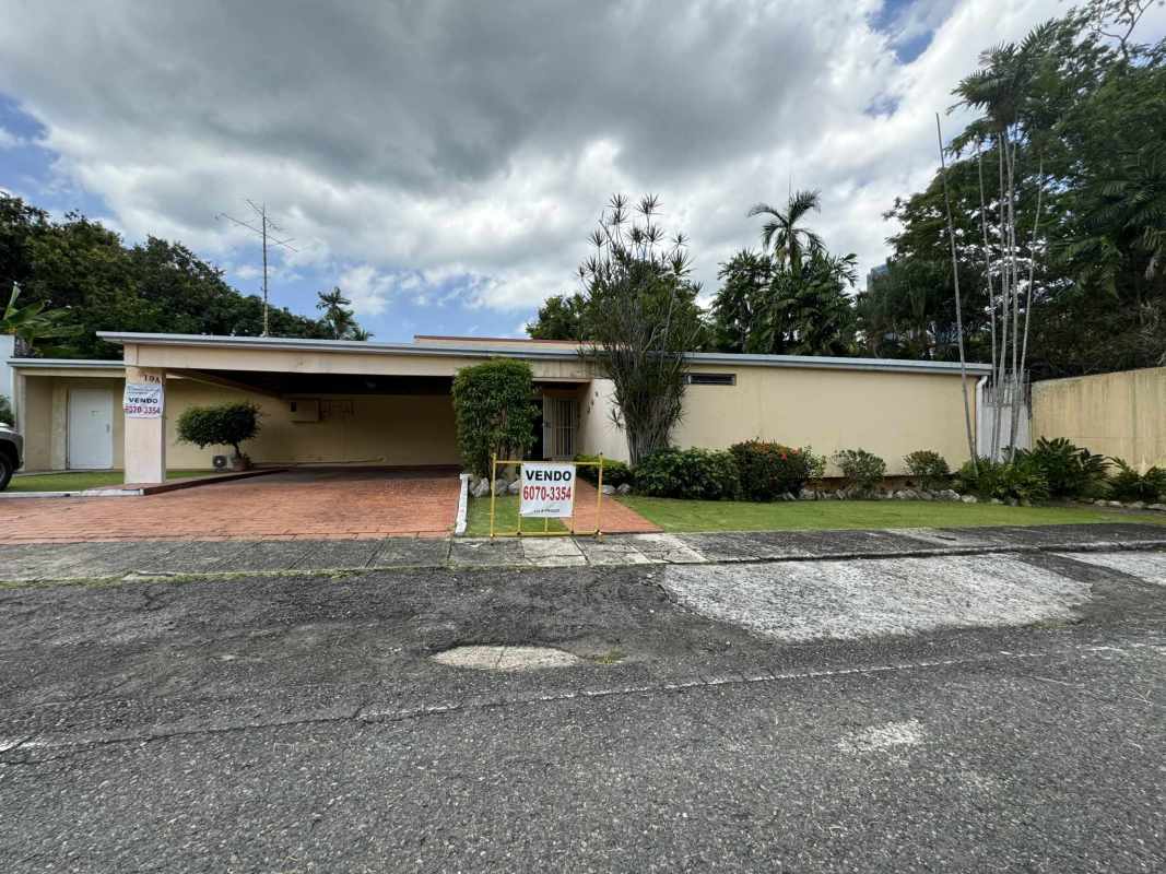 Luxury swimming pool with garden patio in San Francisco Panama Home for sale