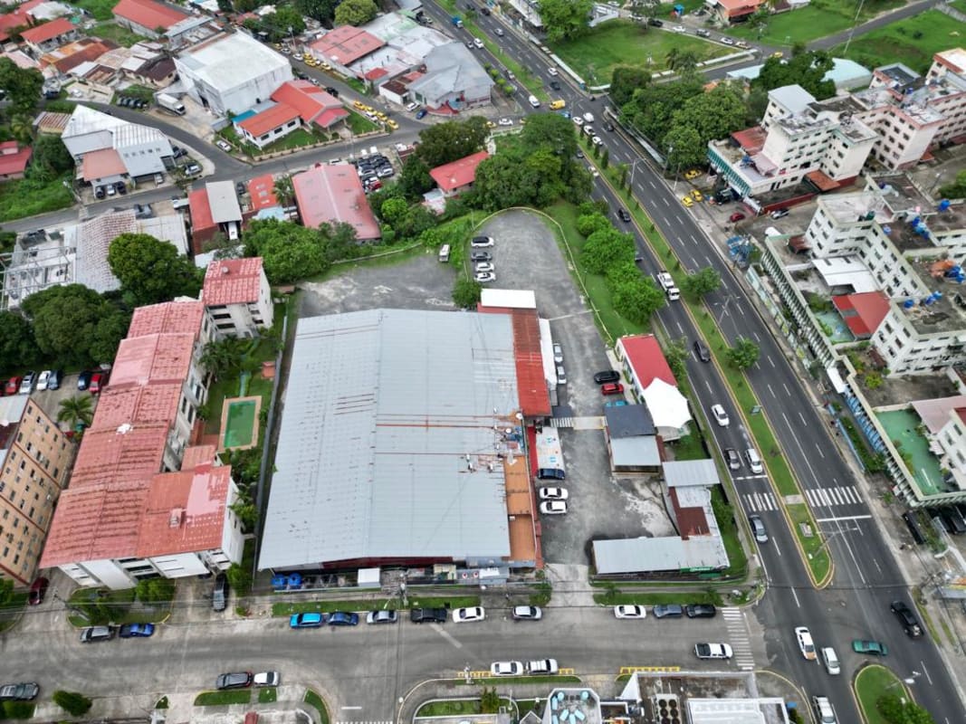 Highlighted property boundary prime development land Avenida 12 de Octubre Panama