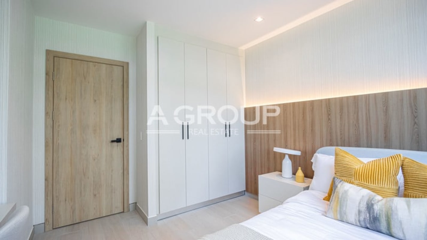 Secondary bedroom with closet, large window with skyline views at PH Nogal Costa del Este Panama