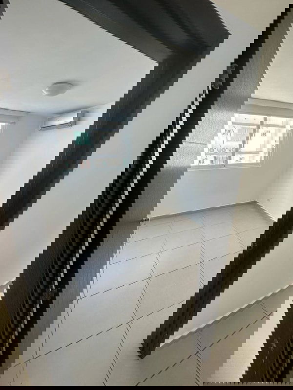 Fitness center with large windows and city views PH King Park Panama