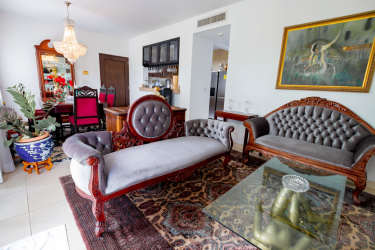 Modern kitchen with granite counters, wood cabinets, stainless appliances PH Tucan Arraiján Panama