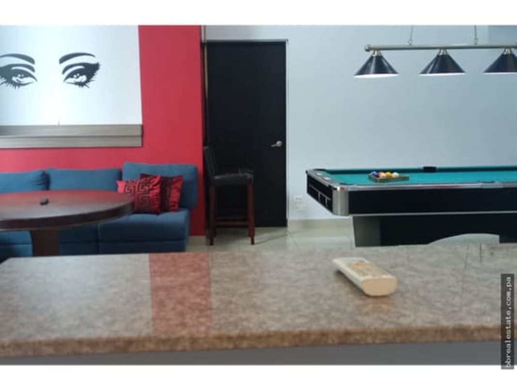 Kitchen equipped with appliances and cabinetry in PH Belle View Avenida Balboa Panama