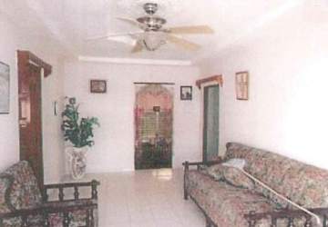 Gated entrance with front porch single-family house in Soná Veraguas Panama for sale Hola Realty