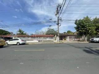 Commercial Property for Sale in Betania - 4 bedrooms