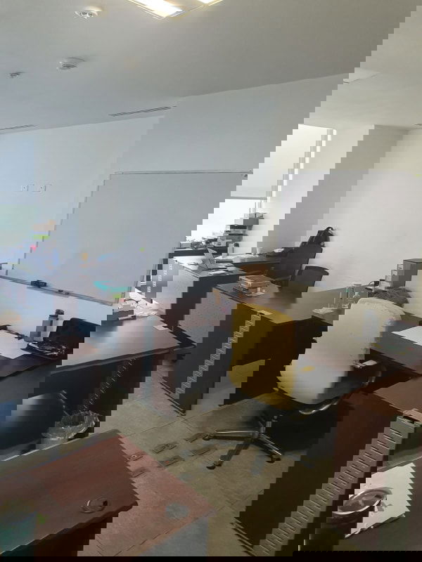 Elegant reception lobby at Balboa Office Center Panama City with modern furnishings