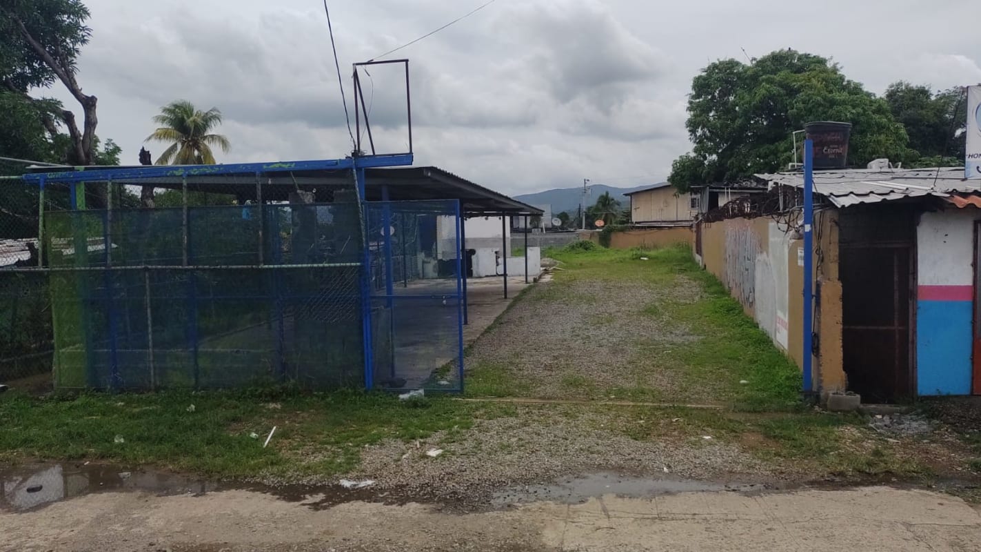 Secure lot with fencing, flat terrain, ideal for warehouse or store Tocumen Panama