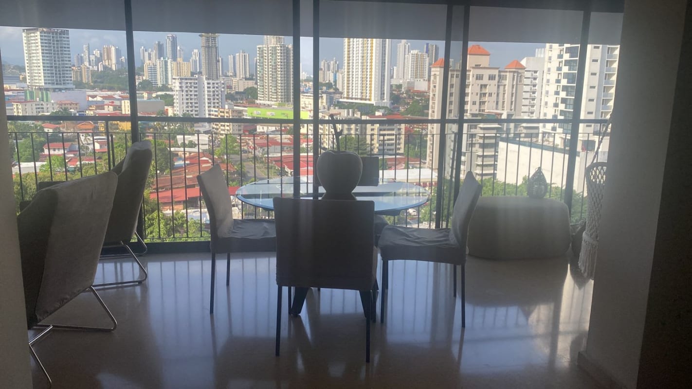 Bright kitchen with dining area and corner windows PH Carmel Bella Vista Panama City