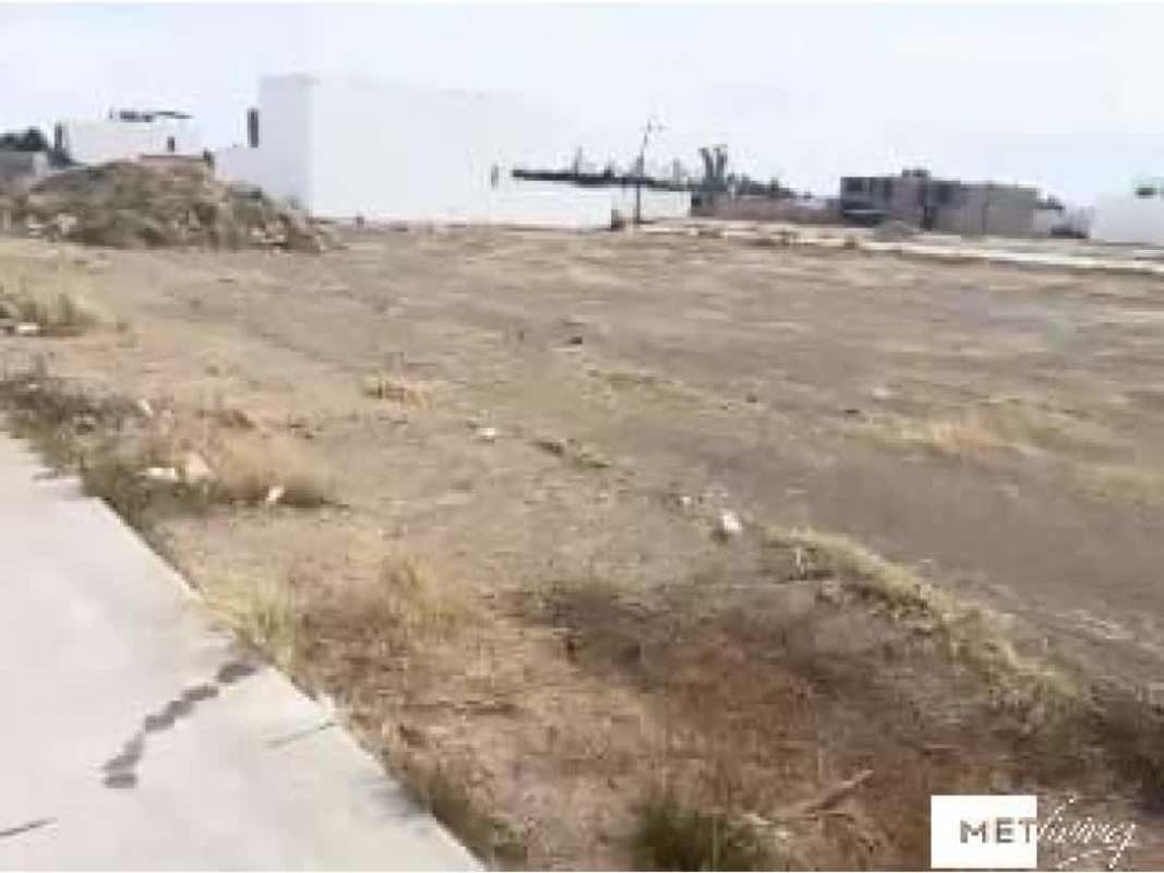 Wide open vacant lot ready for industrial warehouse development in Villa de las Acacias Panama